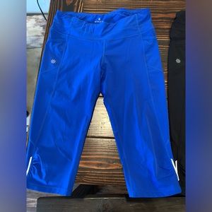 Athleta‎ weatherproof Capri pants